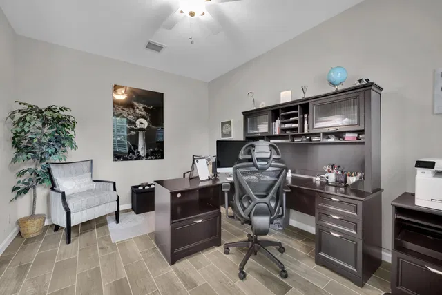Residence photo 31