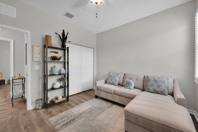 Residence photo 46