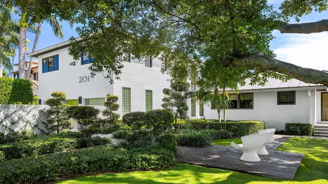 Residence photo 17
