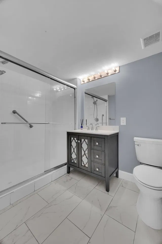 Unit 203 photo 10