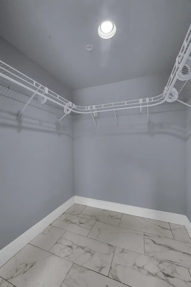 Unit 203 photo 11