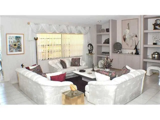 Unit 10254 photo 4