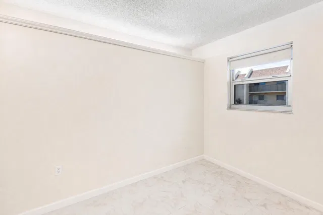  Unit 1070 photo 7