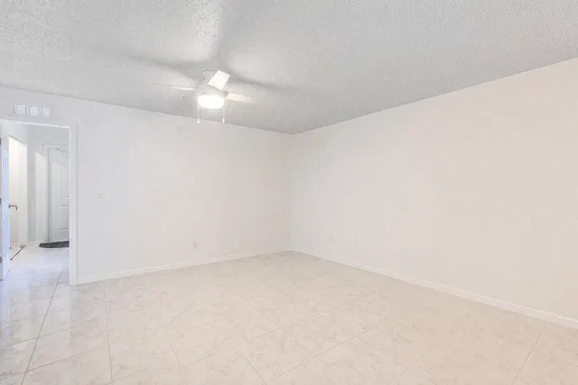  Unit 1070 photo 10