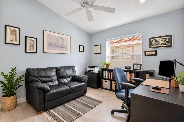  Residence photo 26
