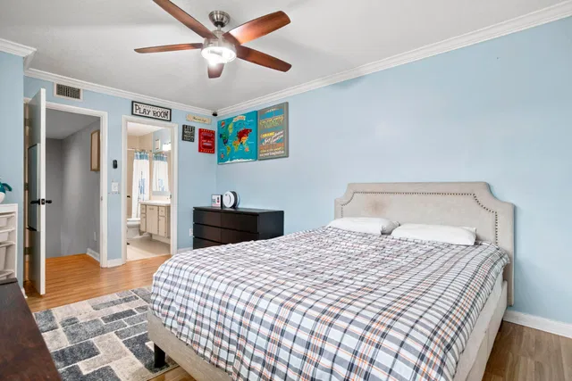 Unit 32B photo 23