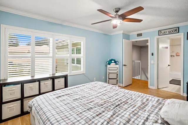 Unit 32B photo 24