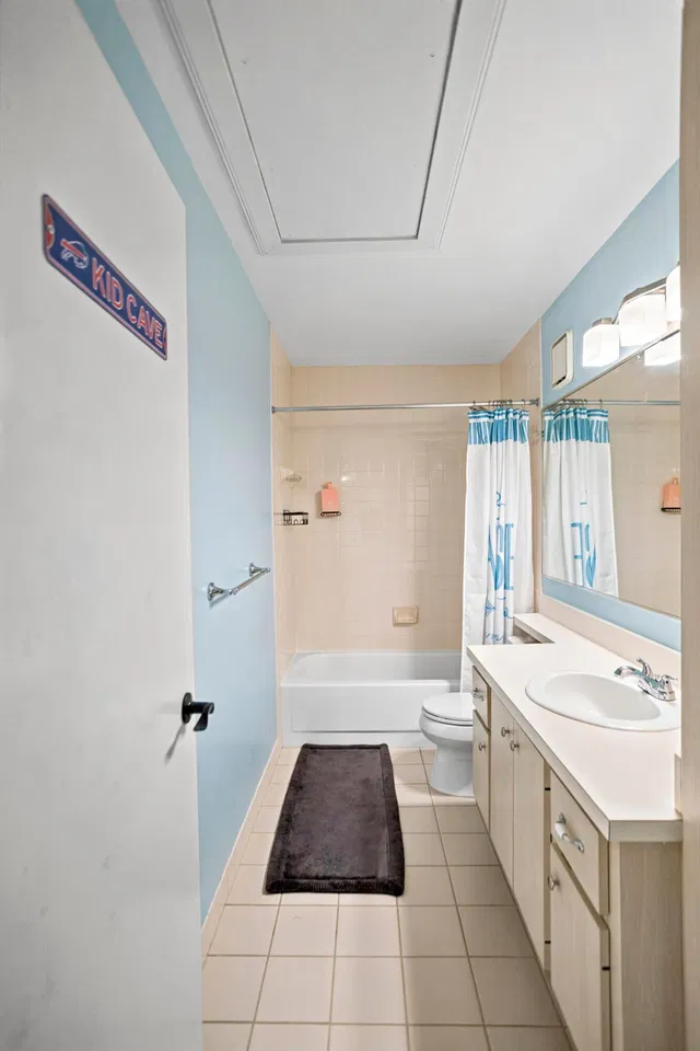 Unit 32B photo 25