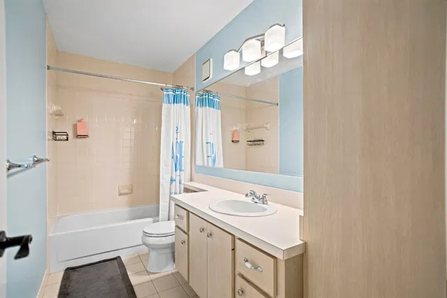Unit 32B photo 26