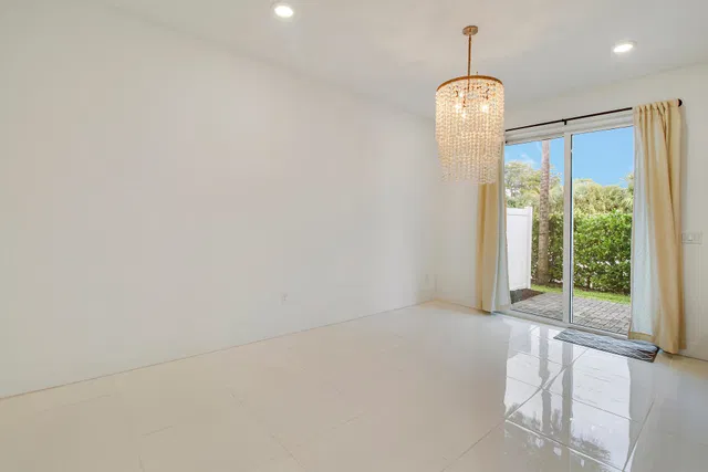 Unit 602 photo 12