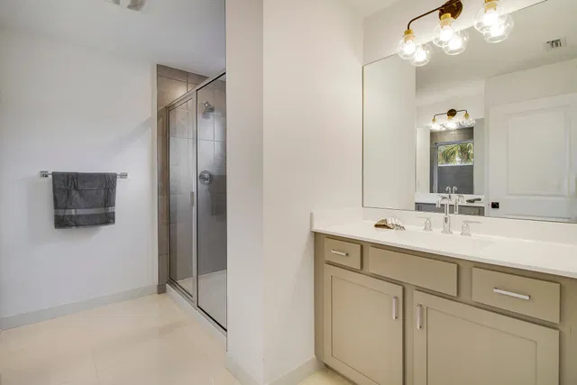 Unit 602 photo 23