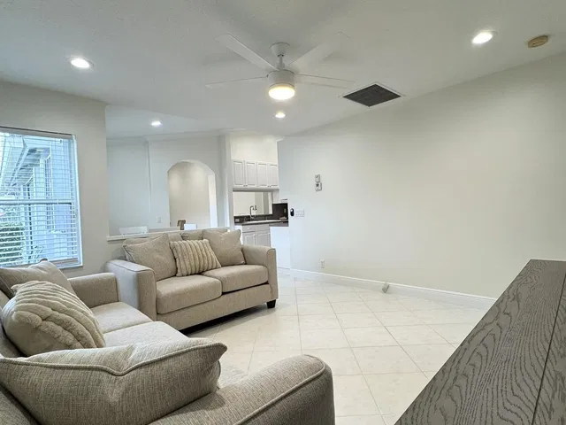 Residence photo 14