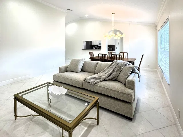 Residence photo 19