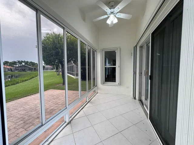 Residence photo 32