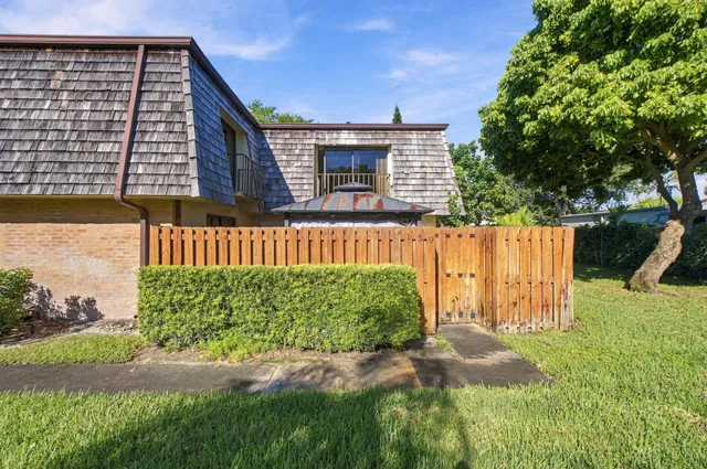 Residence photo 3
