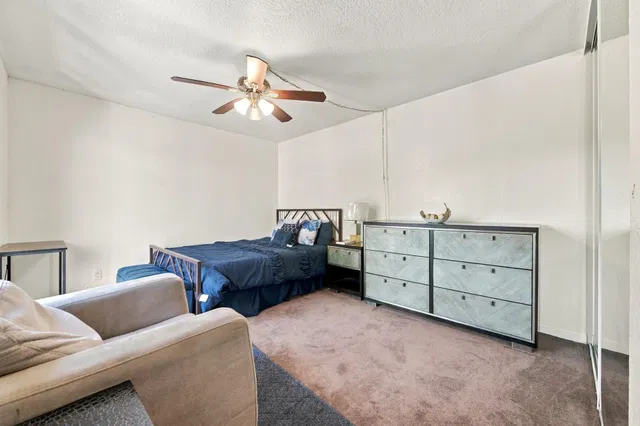 Residence photo 18