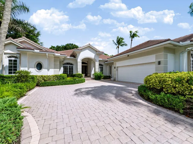 Residence photo 2