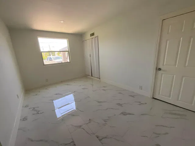 Residence photo 6