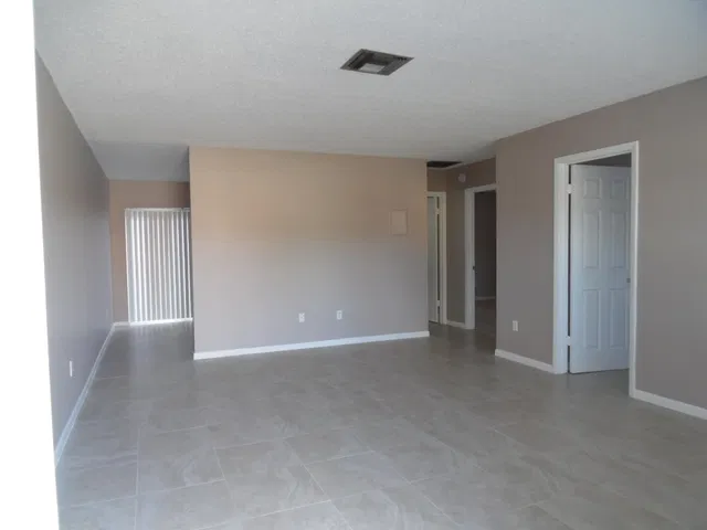 Residence photo 2