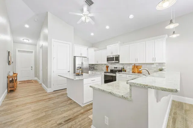 Residence photo 3