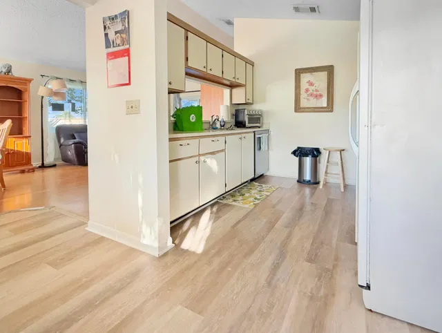 Residence photo 3