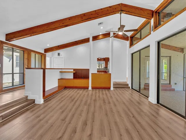  Residence photo 11