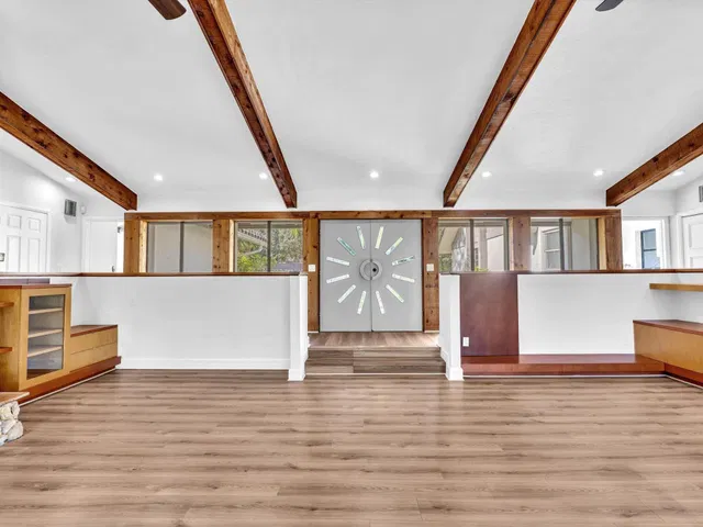  Residence photo 17