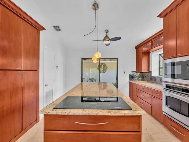  Residence photo 21