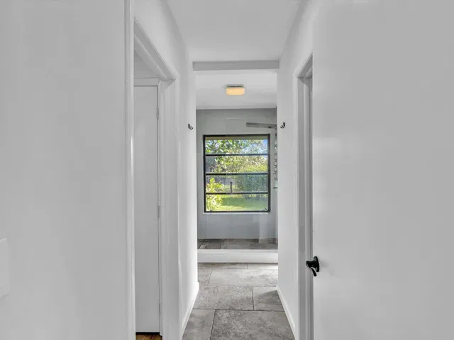 Residence photo 42