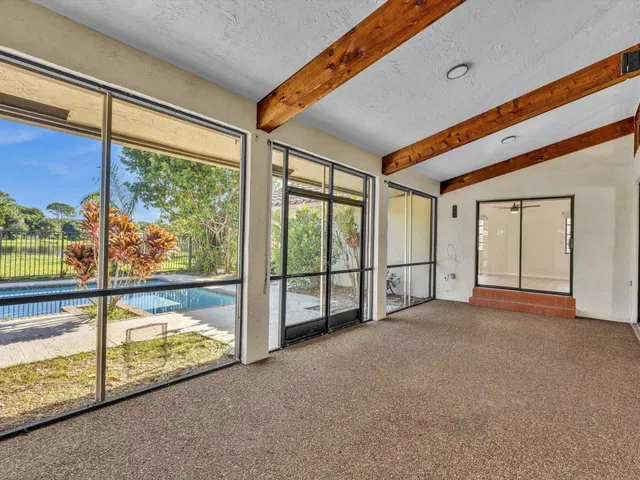  Residence photo 66