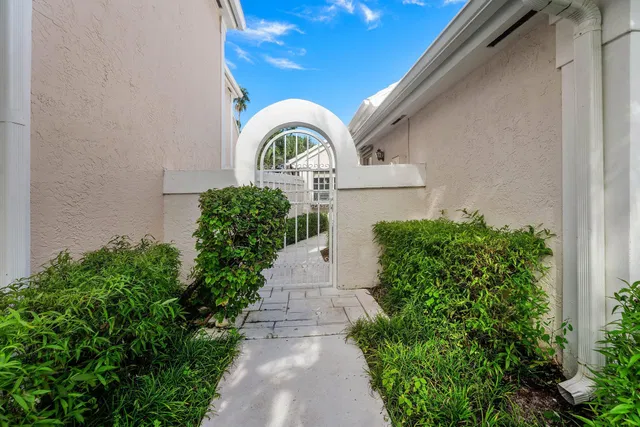  Residence photo 4