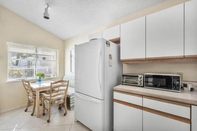  Residence photo 9