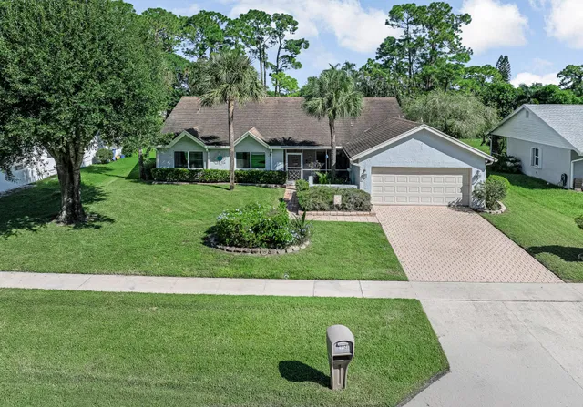 Residence photo 2