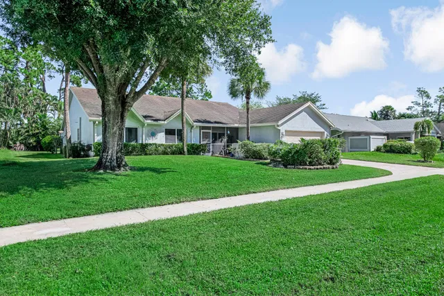 Residence photo 3