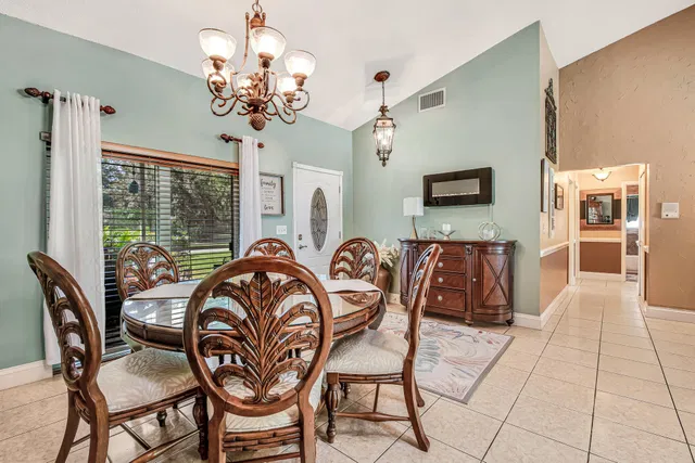 Residence photo 8