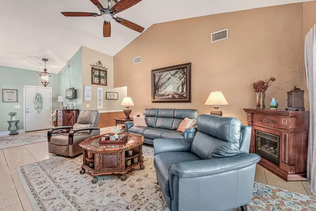 Residence photo 14