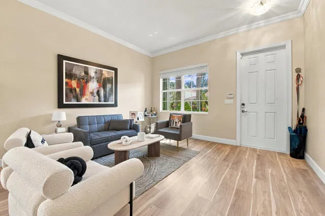 Residence photo 5