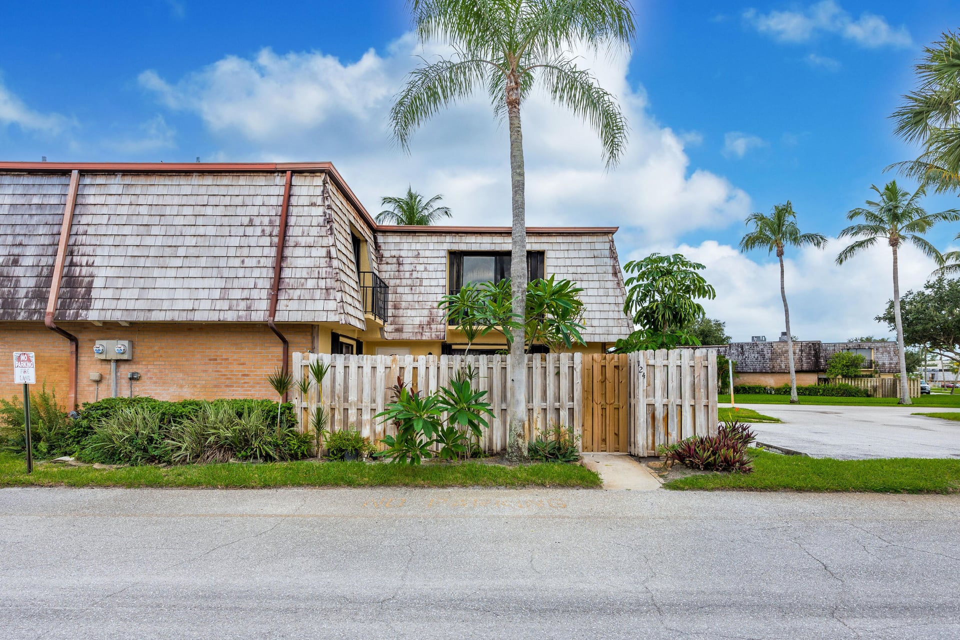 Residence photo 3