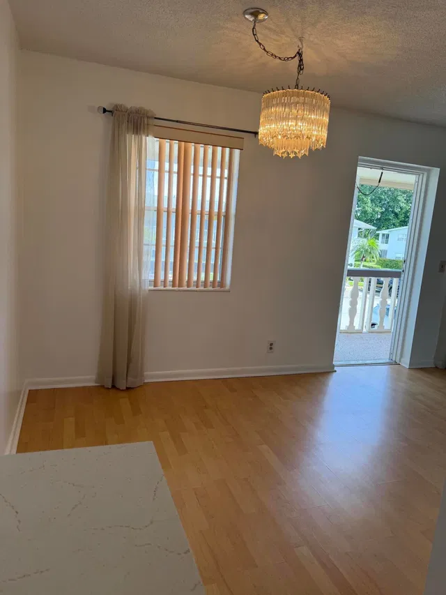  Residence photo 4