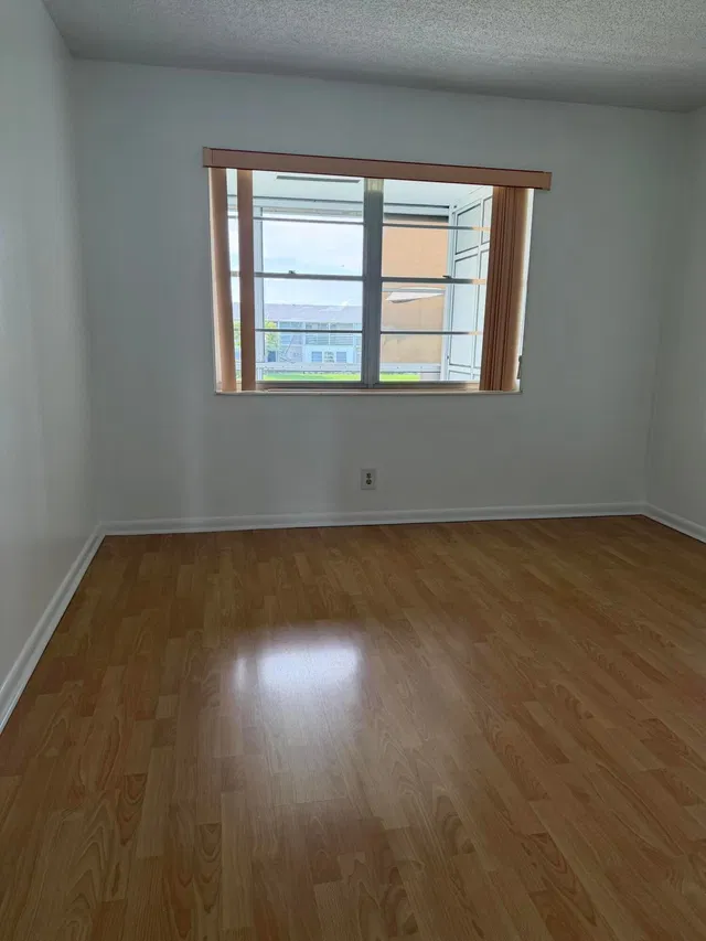  Residence photo 8