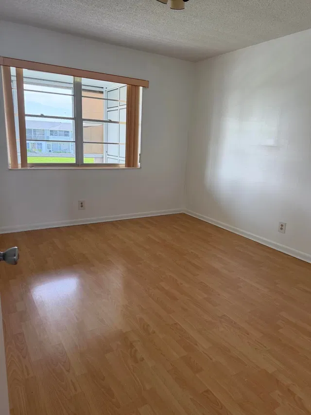  Residence photo 12