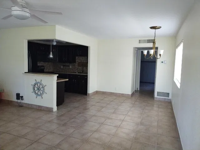 Residence photo 10