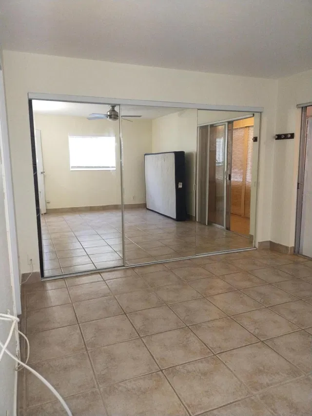 Residence photo 12