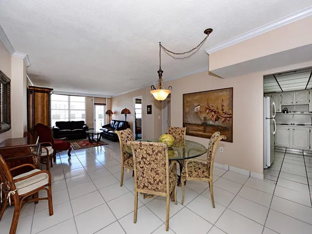 The Patrician of Palm Beach Unit 621 photo 5