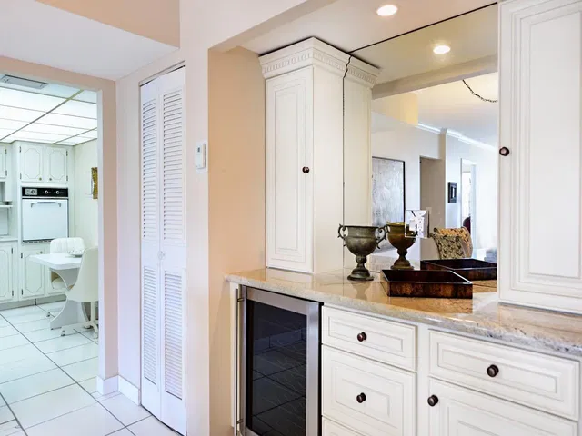 The Patrician of Palm Beach Unit 621 photo 6