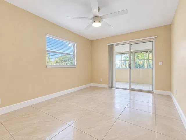 Residence photo 11