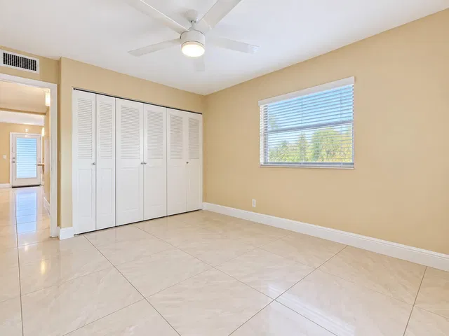 Residence photo 12