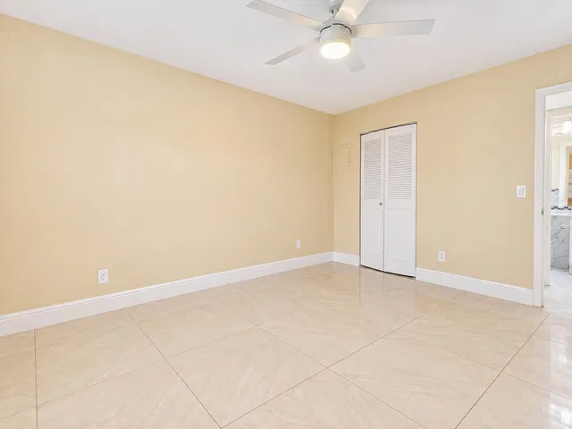 Residence photo 16