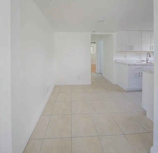 Unit 12 photo 4