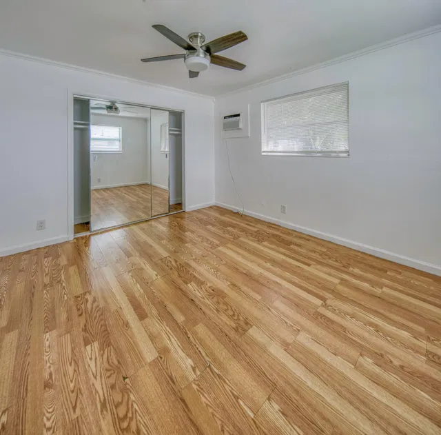 Unit 12 photo 15